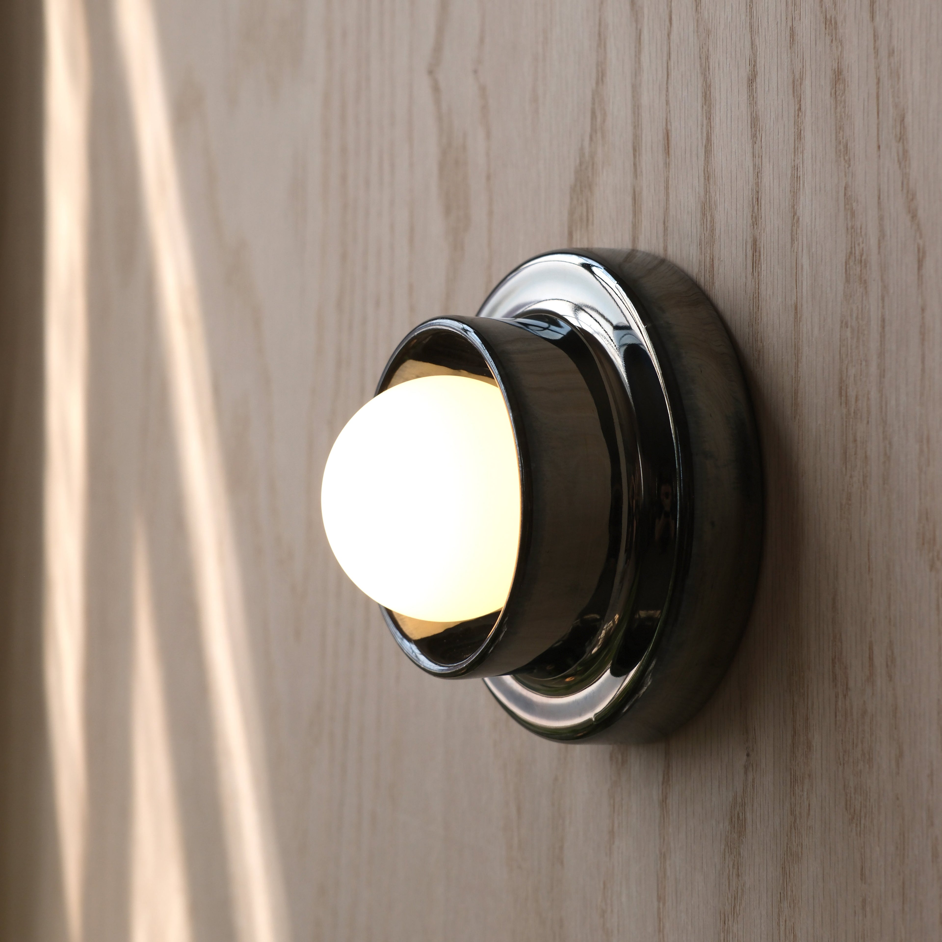 Q Sconce light fixture