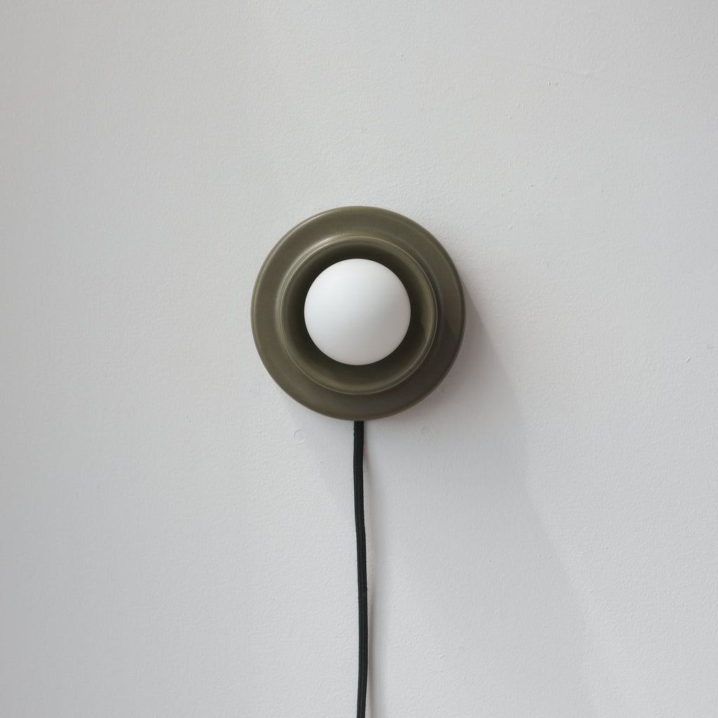 Q Sconce light fixture